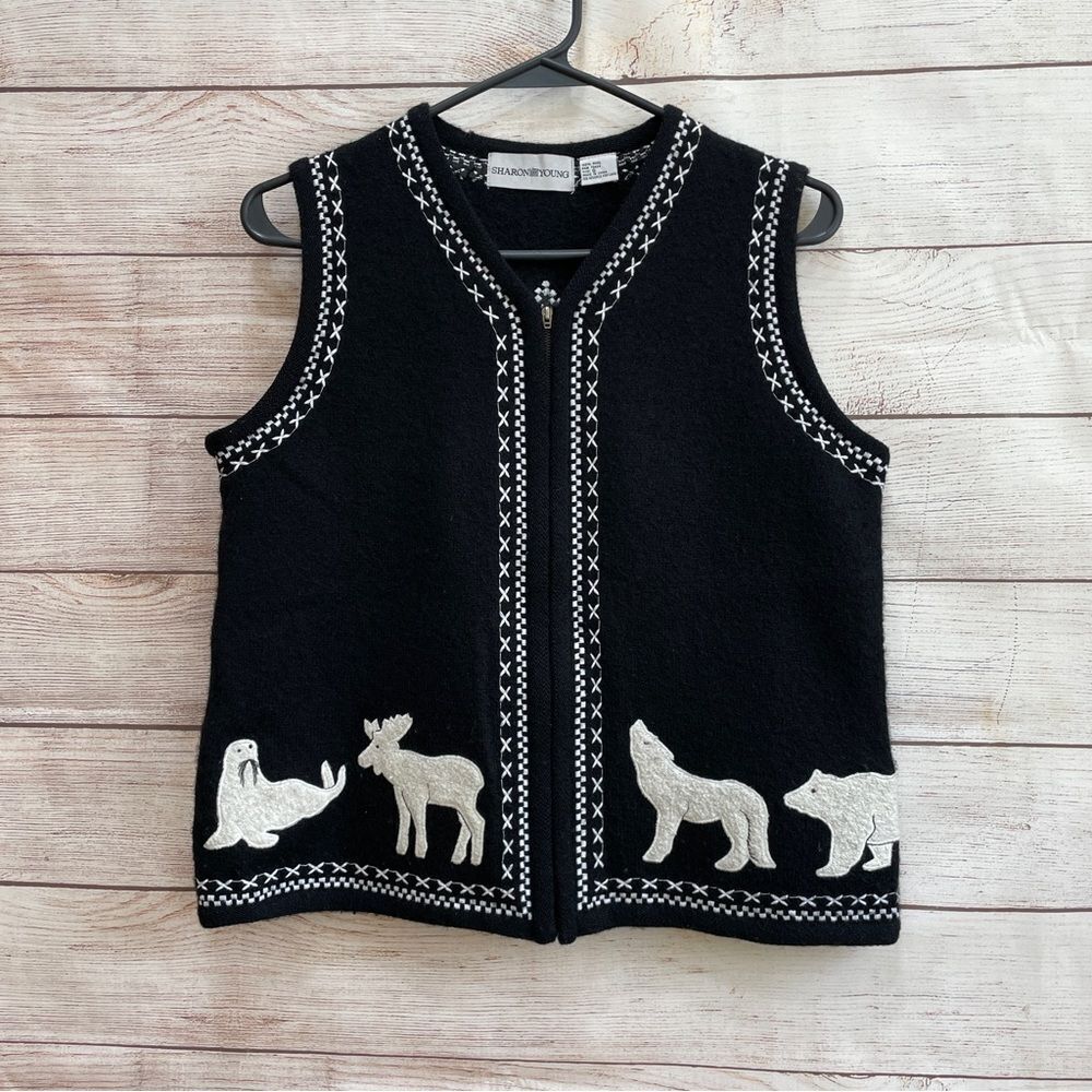 VINTAGE SHARON YOUNG 100% WOOL VEST WITH APPLIQUED ANIMALS AND EMBROIDERY